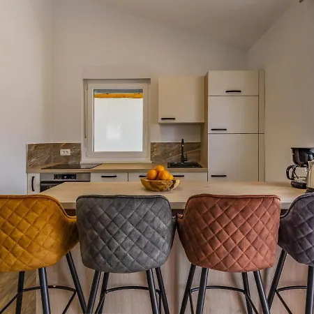 Elin Apartment